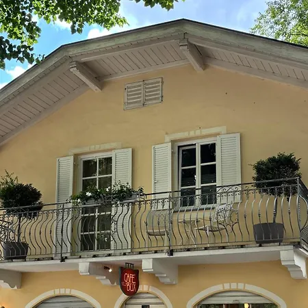 Проживання в сім'ї Bux Guestrooms